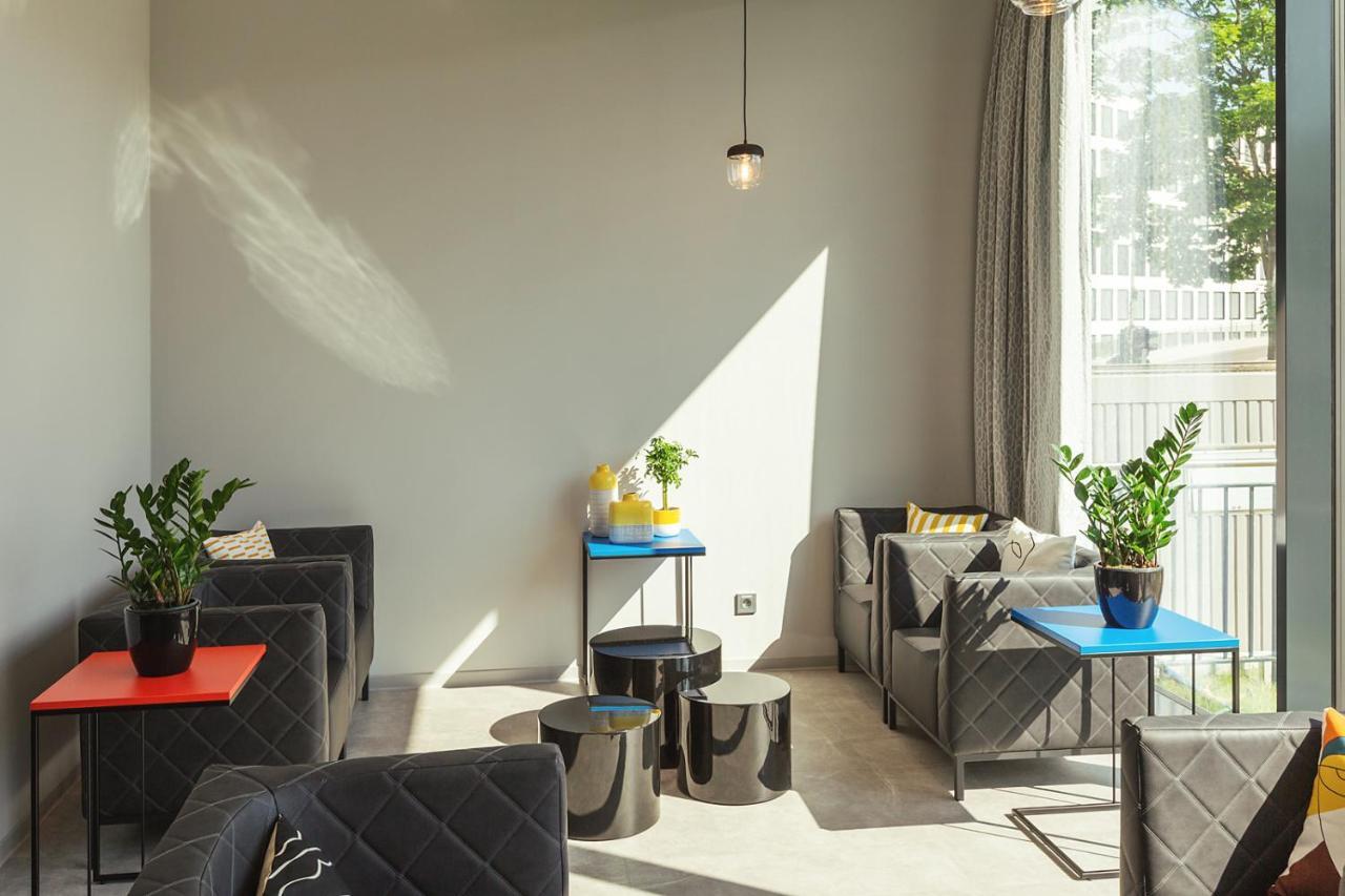 - The Niu, Form Feuerbach By Ihg 3*