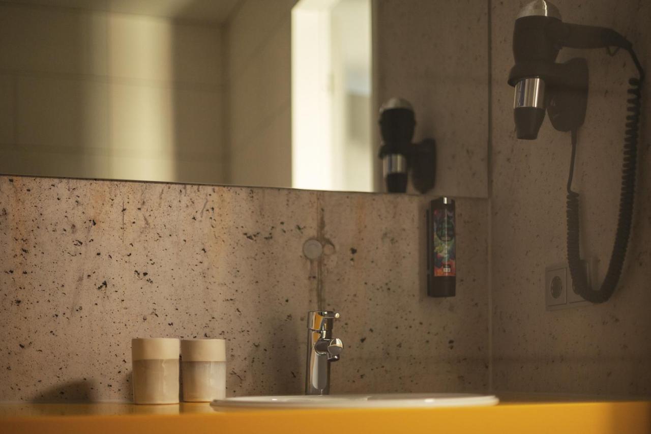 - The Niu, Form Feuerbach By Ihg Stuttgart