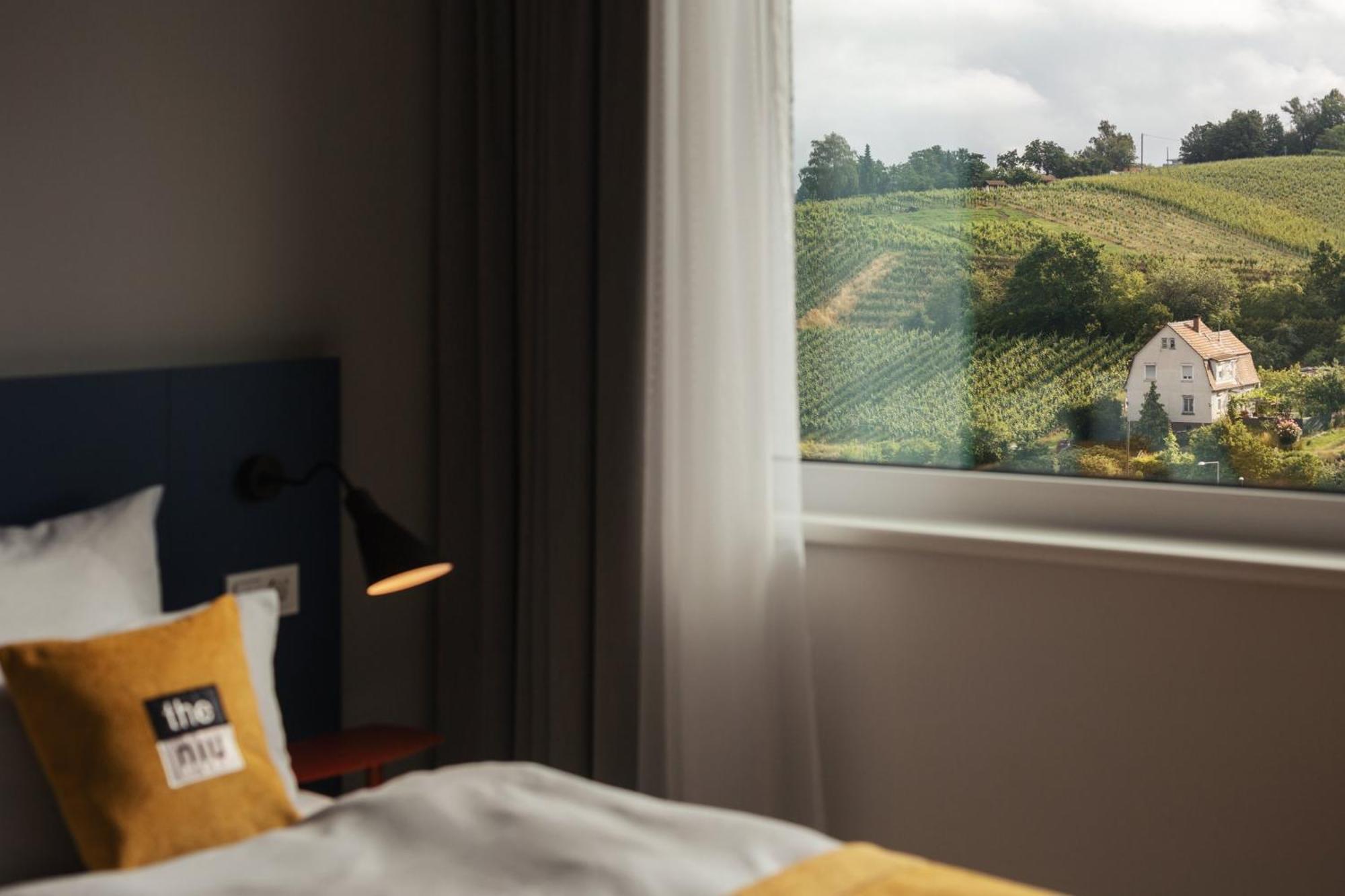 - The Niu, Form Feuerbach By Ihg 3*