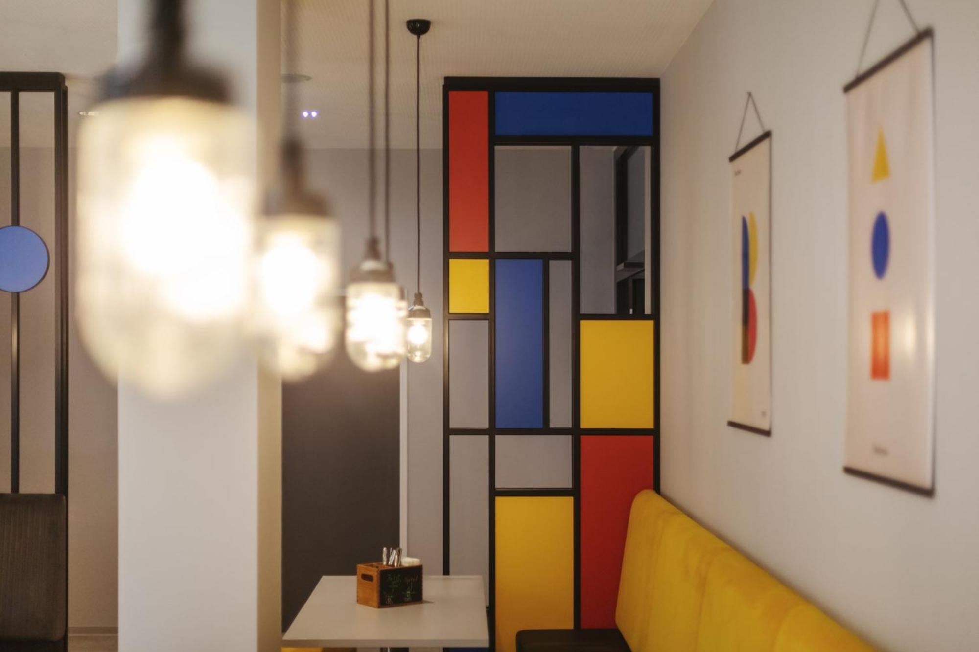 - The Niu, Form Feuerbach By Ihg
