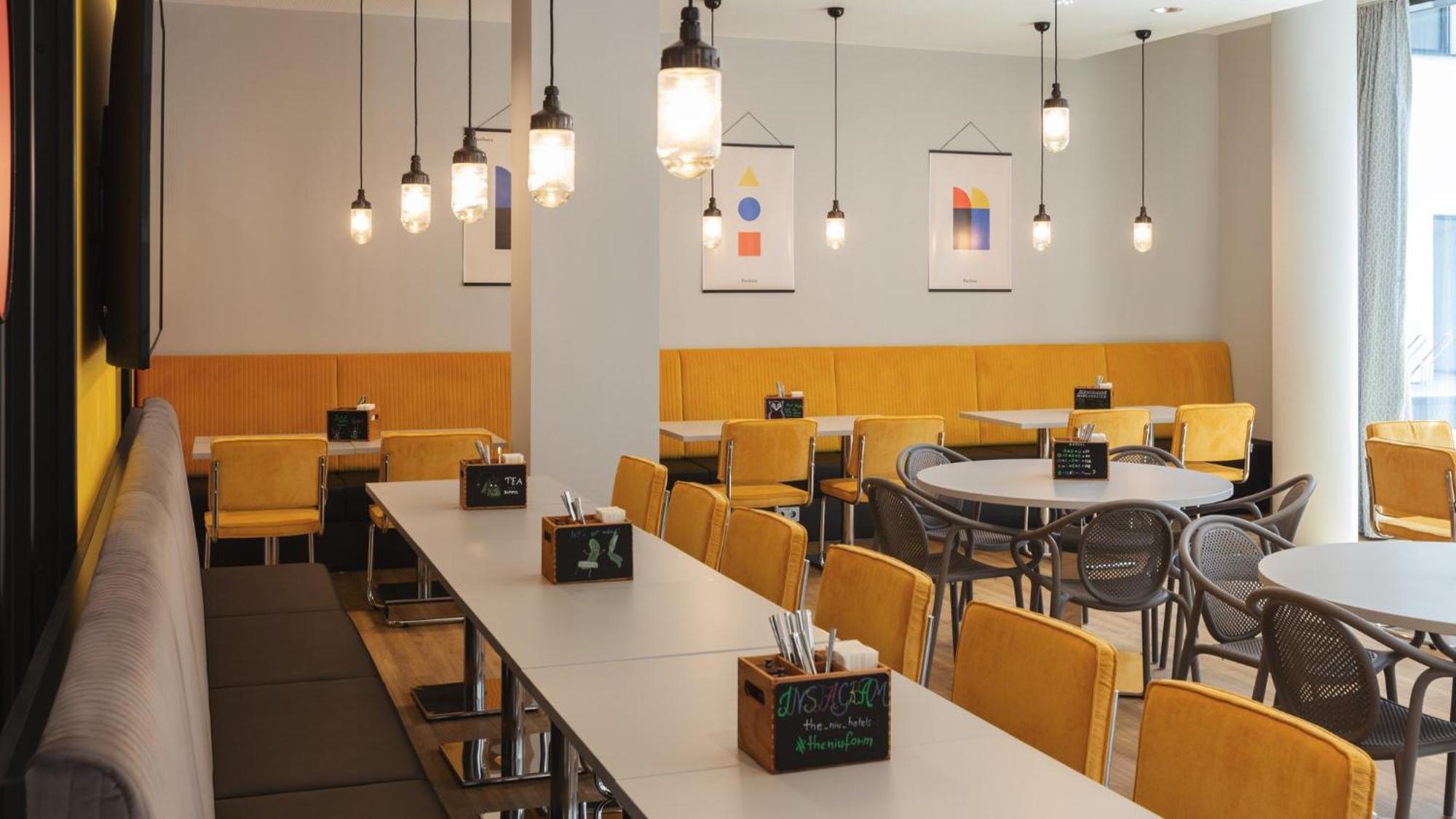 - The Niu, Form Feuerbach By Ihg 3*